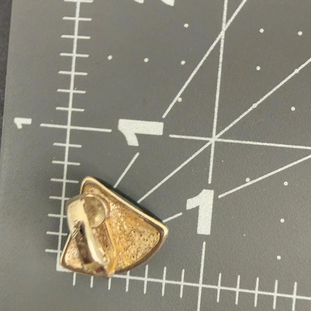 Avon Gold Tone Earrings Green Enamel Fan Geometric Vintage Clip On